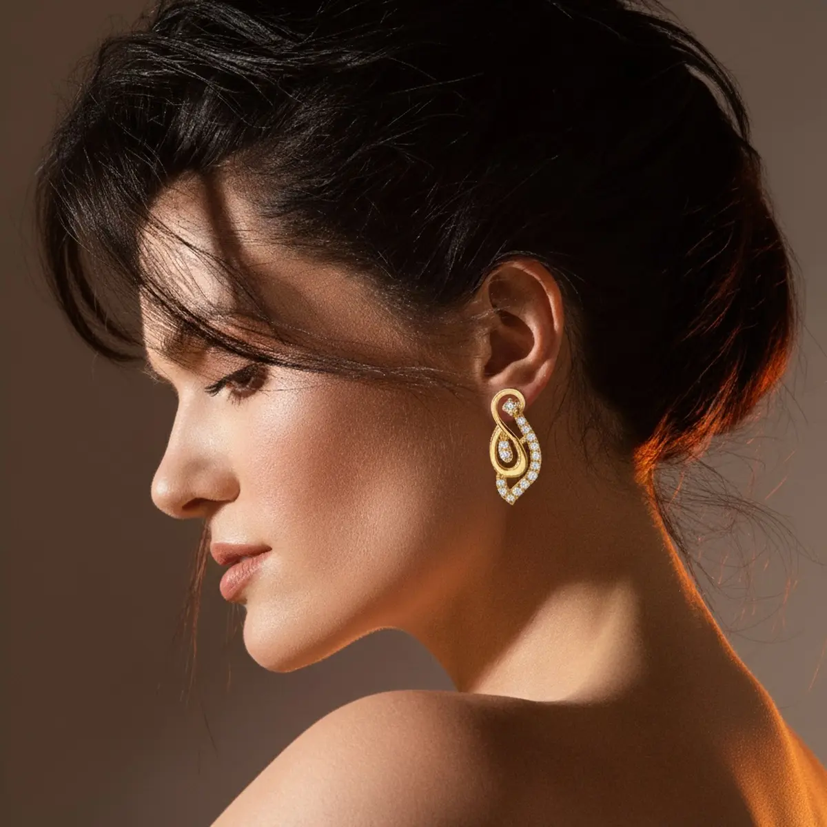 Mermaid Fin Scale Cuff: Overlapping metal shapes that mimic glistening, oceanic scales