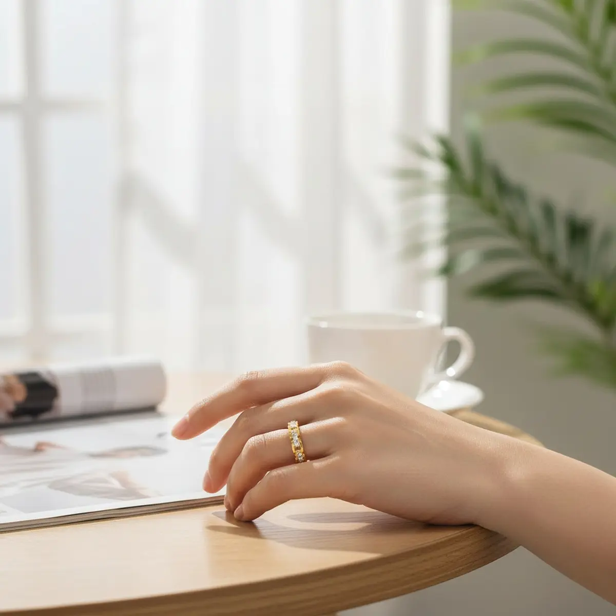 Luxe Rosalina Ring  smooth rose-gold beauty with luxury detail.