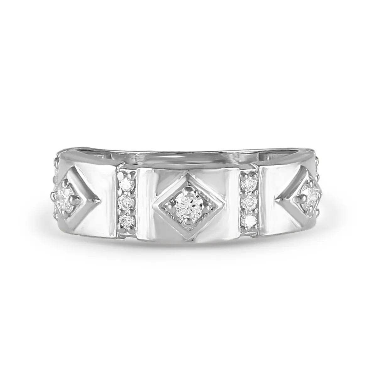 Luxe Rosalina Ring smooth rose-gold beauty with luxury detail.